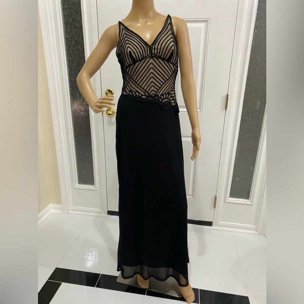 Evening cocktail Nude/black mesh long dress